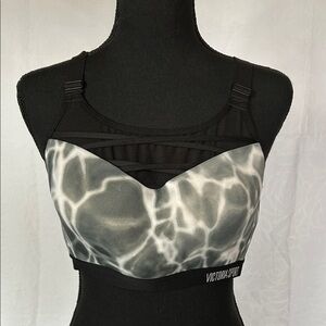 VICTORIA SPORT Black and Gray Sport Incredible light weight Bra. Size 36 C.